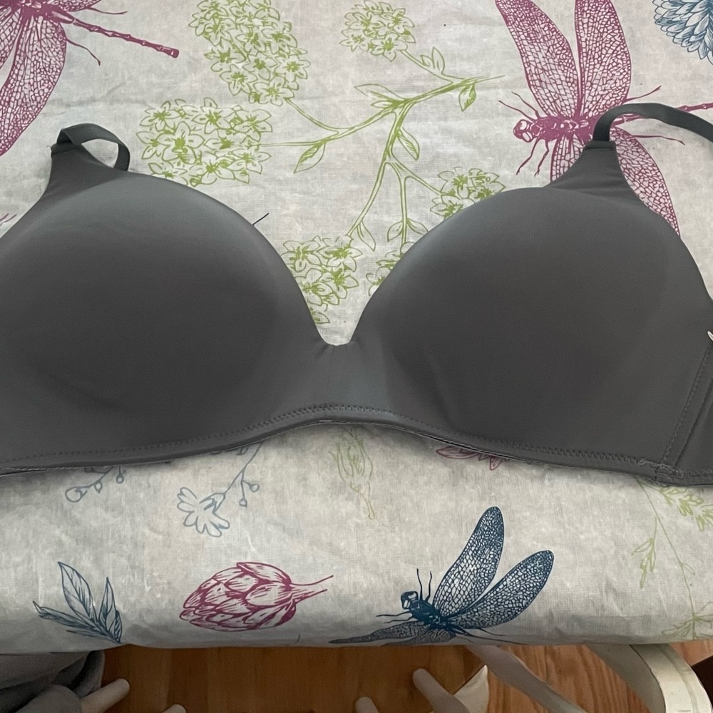Brand new Joe fresh bra never worn with tags size 38D
